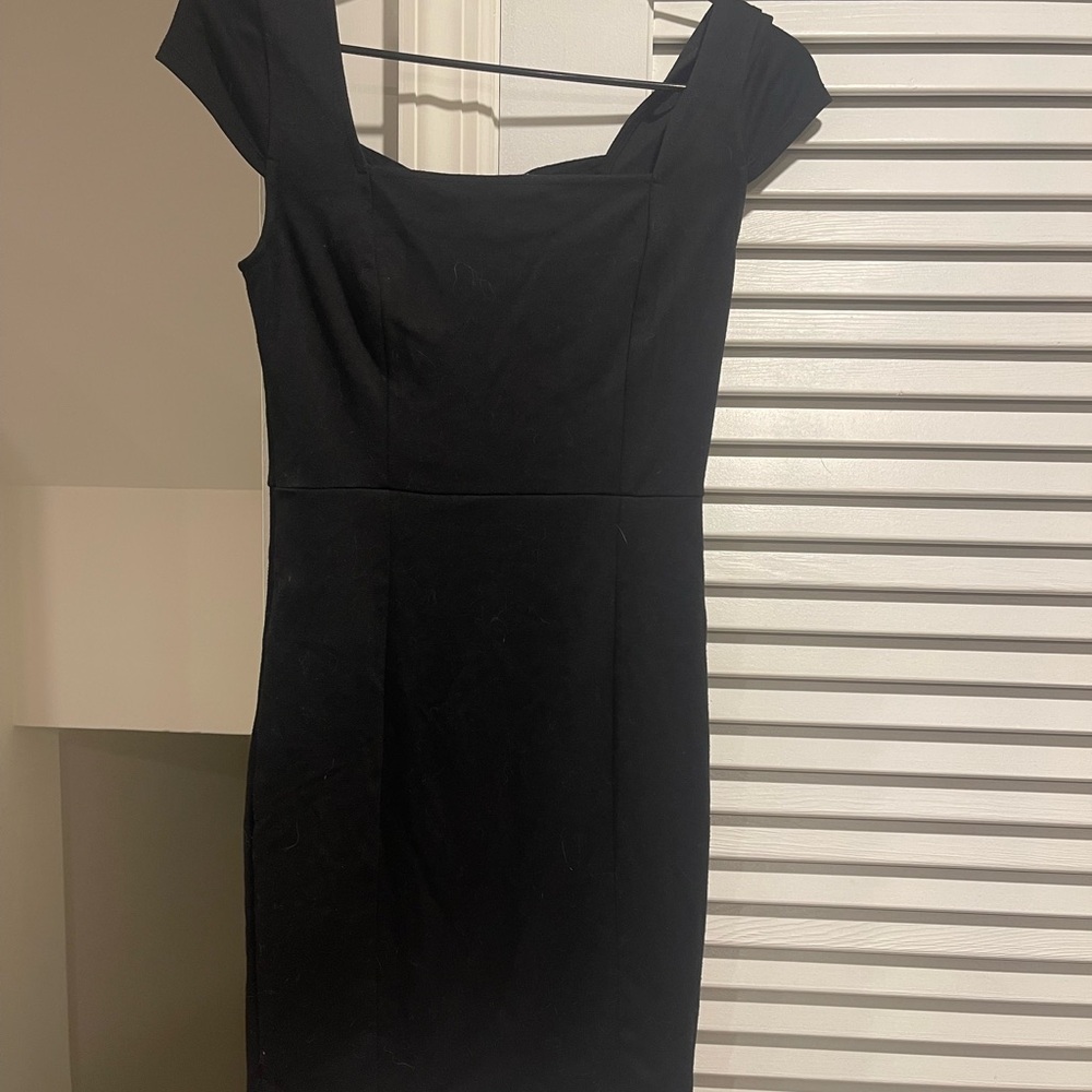 Forever 21 Black Cap-Sleeve Midi Sheath Dress